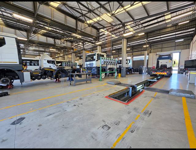 4,005M² WAREHOUSE FOR SALE IN CITY DEEP